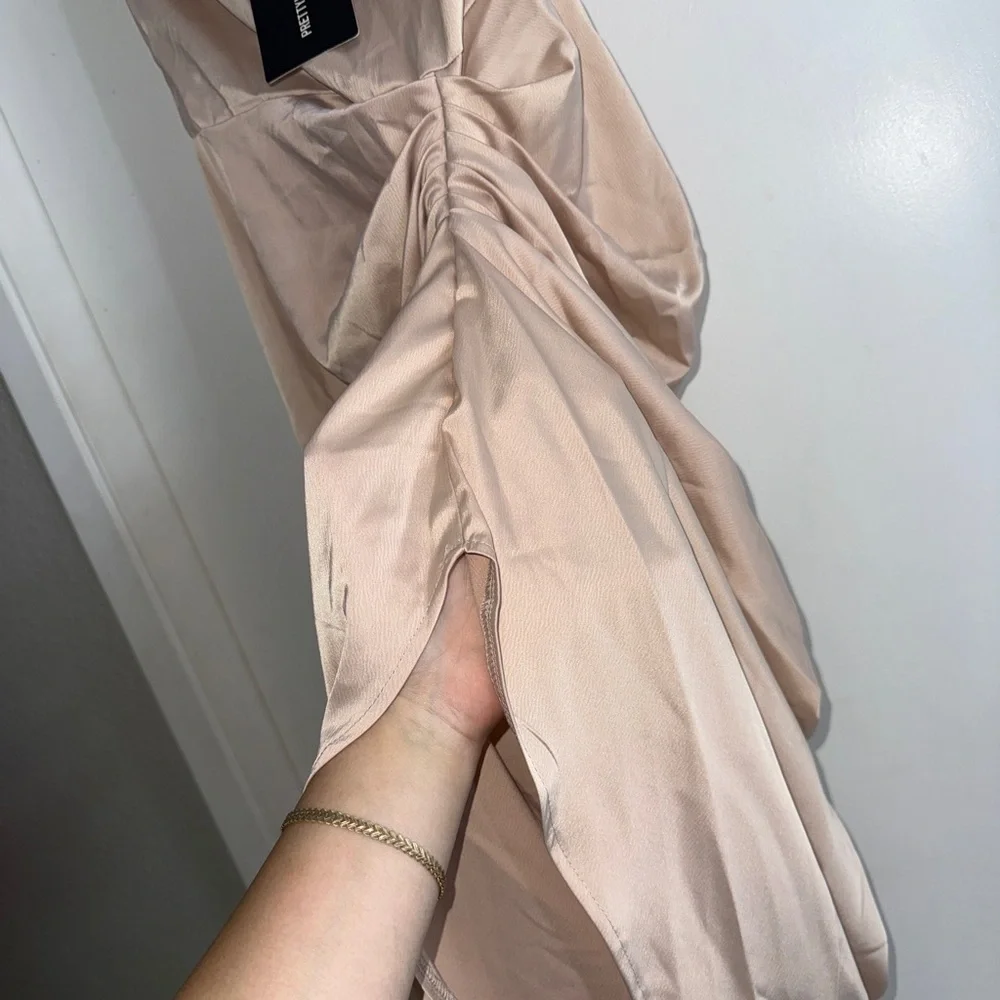 PrettyLittleThing Asymmetrical Off-Shoulder Dress in Cream - Picture 5 of 8